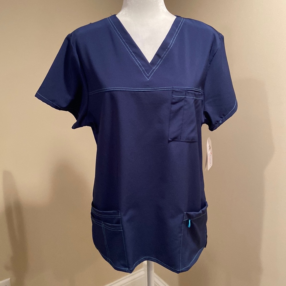 NWT Scrub Top - Picture 2 of 8